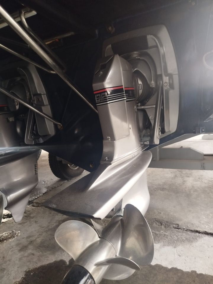 Intermarine Scarab 38 1993 www.mareconsult.com.br (20)