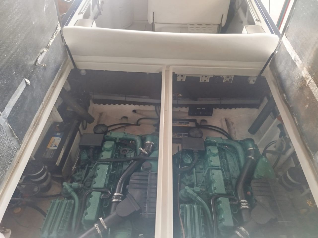 Intermarine Scarab 38 1993 www.mareconsult.com.br (23)