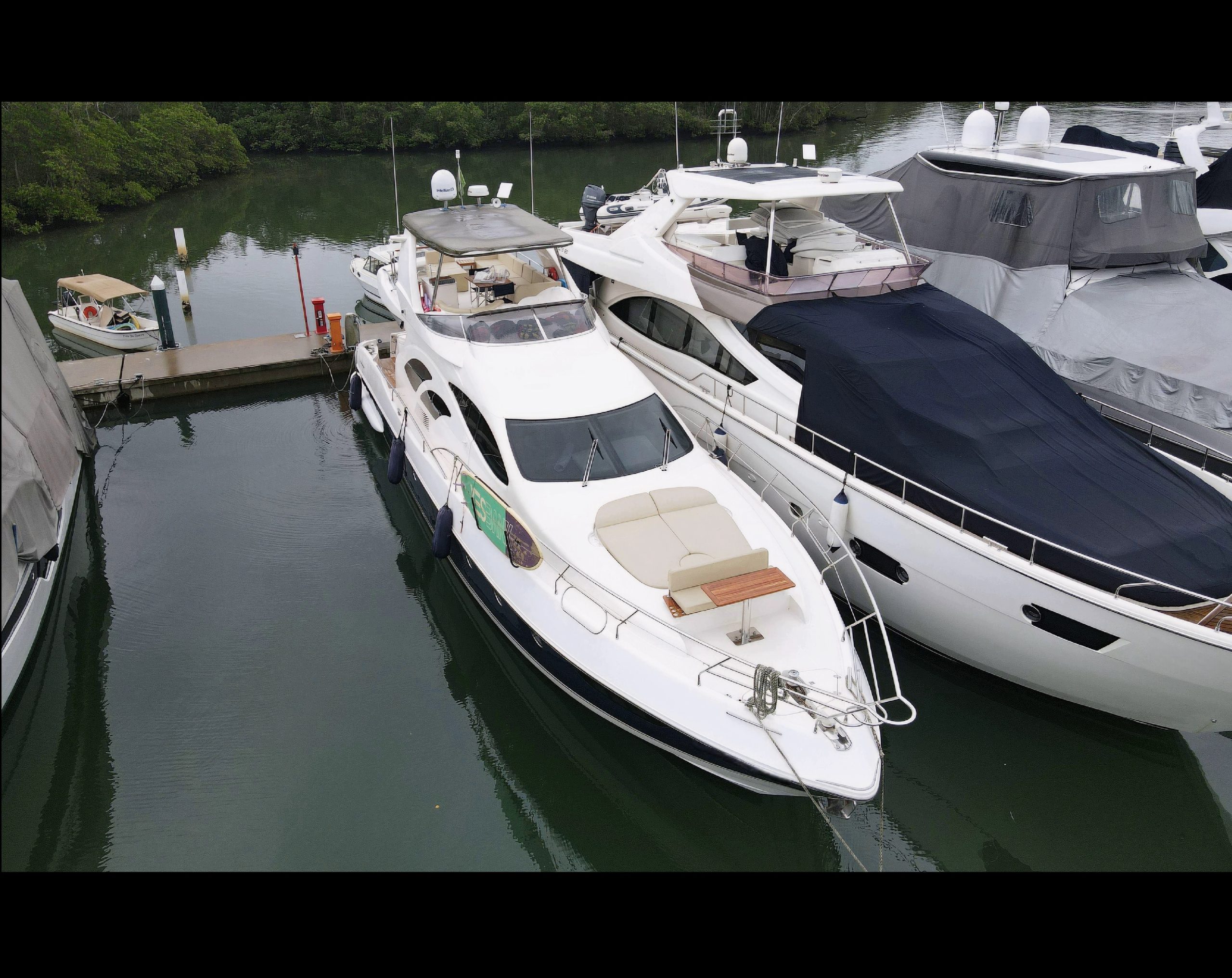 Intermarine 760 Full 2006 www.mareconsult.com.br (4)