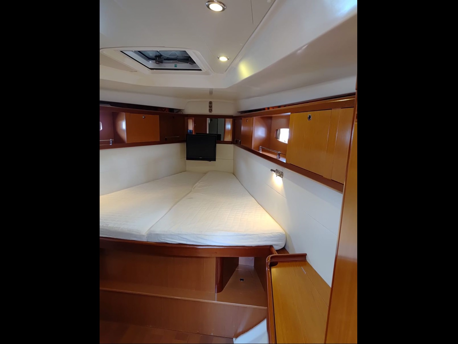 Beneteau Oceanis 46 2008 www.mareconsult.com (19)c