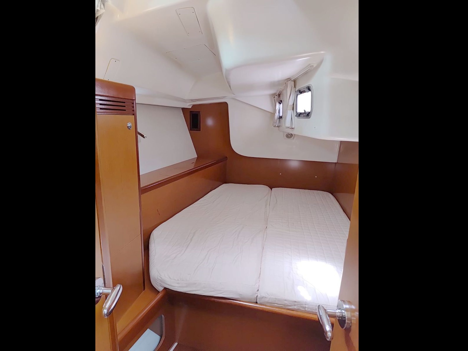 Beneteau Oceanis 46 2008 www.mareconsult.com (20)d