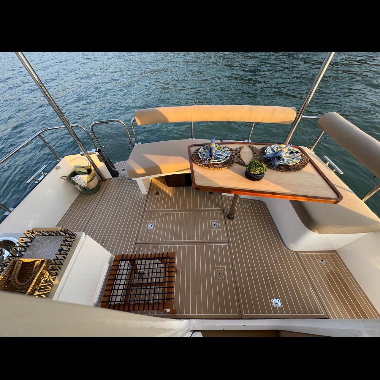 Trawler Euro 1000 Bruce Roberts 35 2010 www.mareconsult.com (8)A