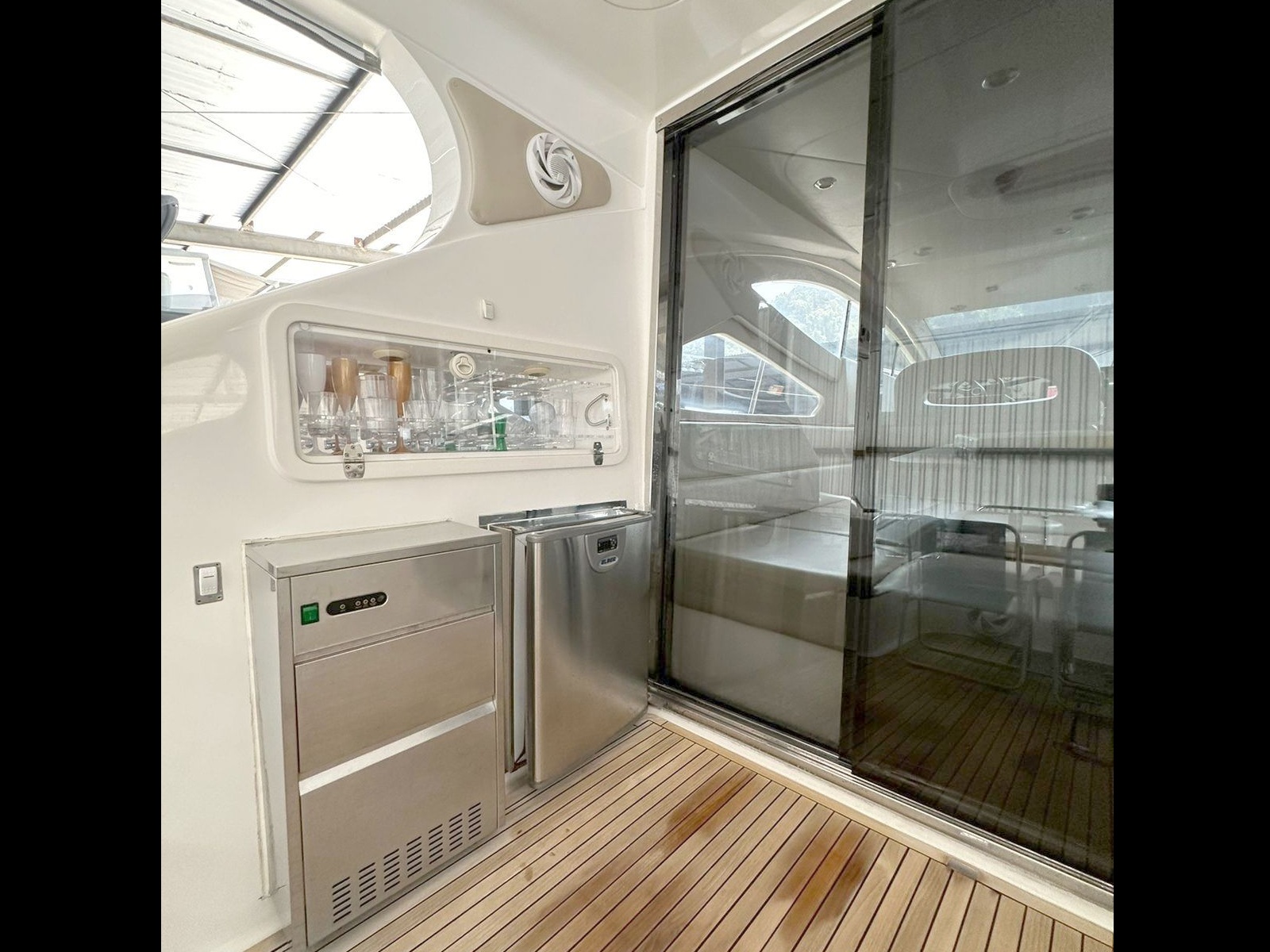 Schaefer Phantom 50 Fly 2007 www.mareconsult.com.br (18)