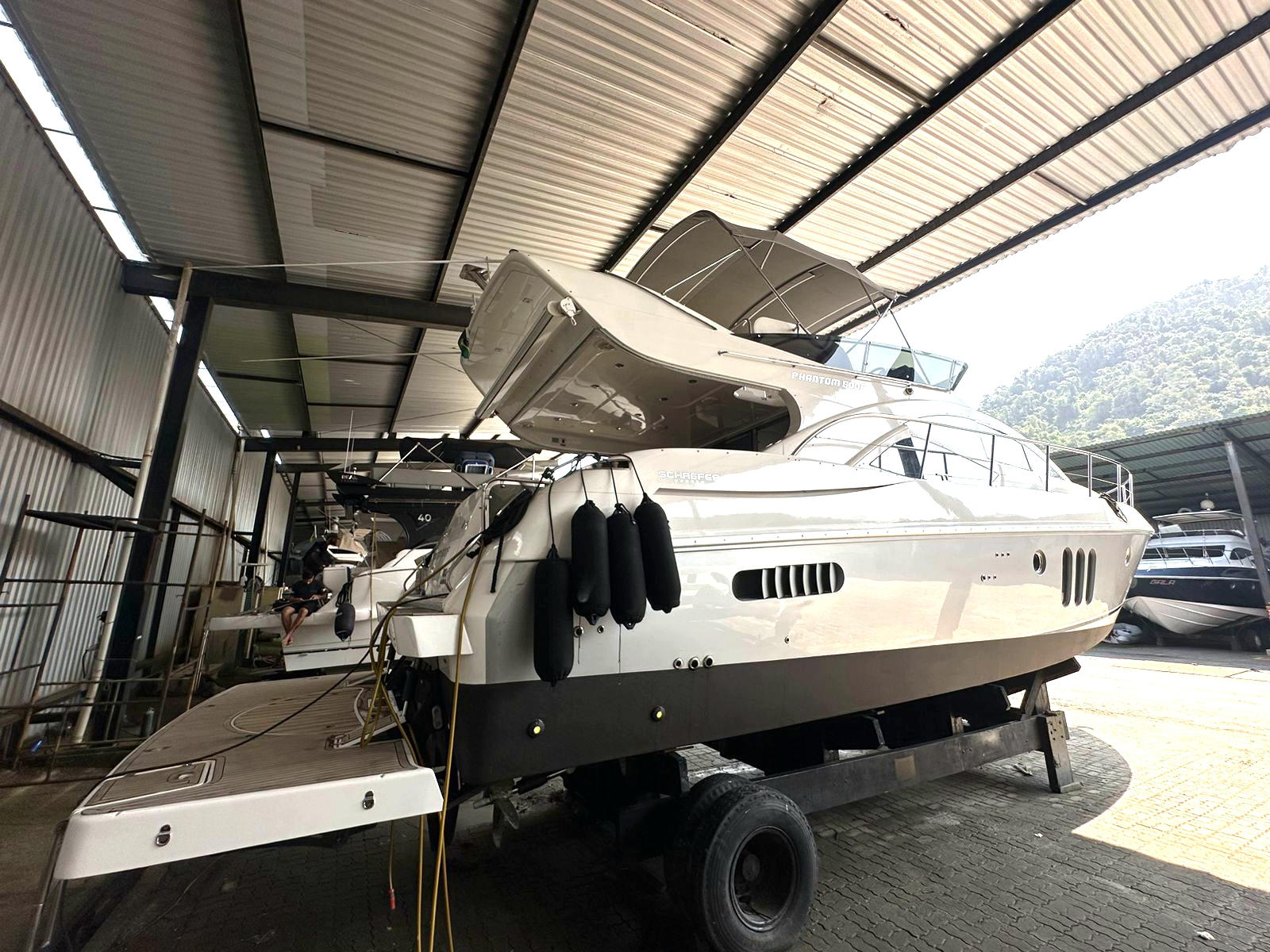 Schaefer Phantom 50 Fly 2007 www.mareconsult.com.br (6)