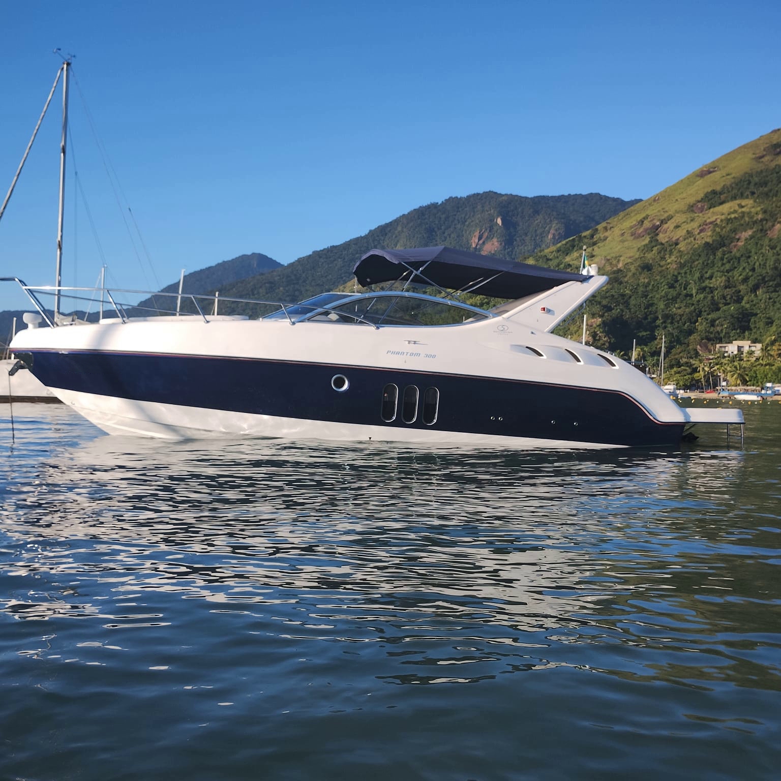 Schaefer Phantom 330 2009 www.mareconsult.com.br (3)