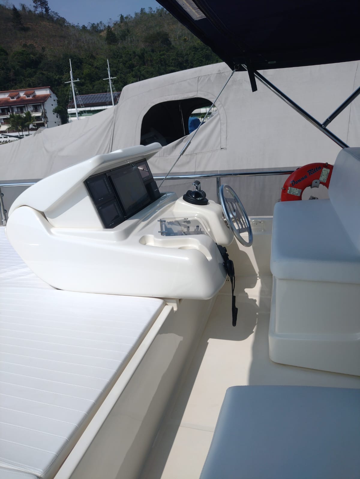 Ferretti 620 2013 www.mareconsult.com.br (10)