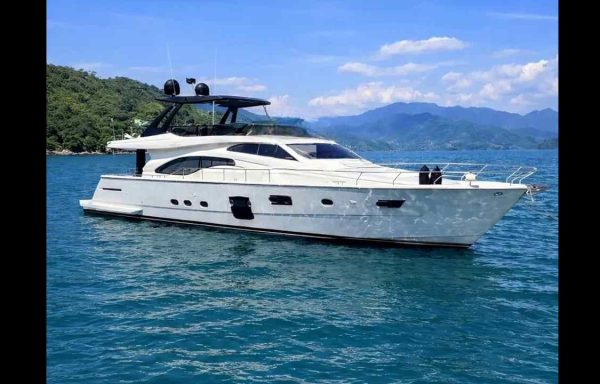 FERRETTI 700 2005