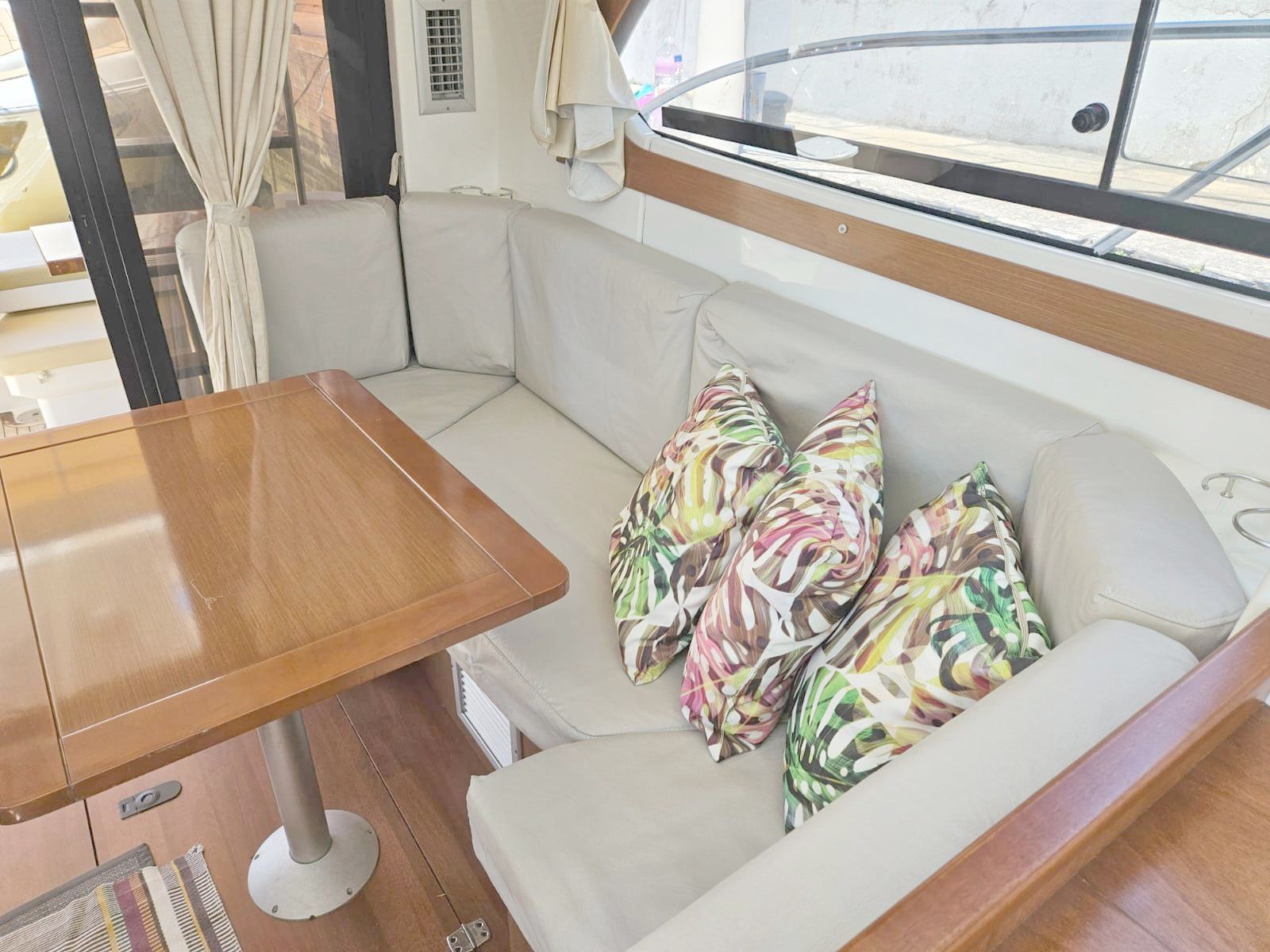 Beneteau Antares 30 2011 www.mareconsult.com.br (10)