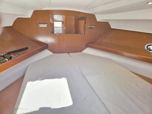 Beneteau Antares 30 2011 www.mareconsult.com.br (22)