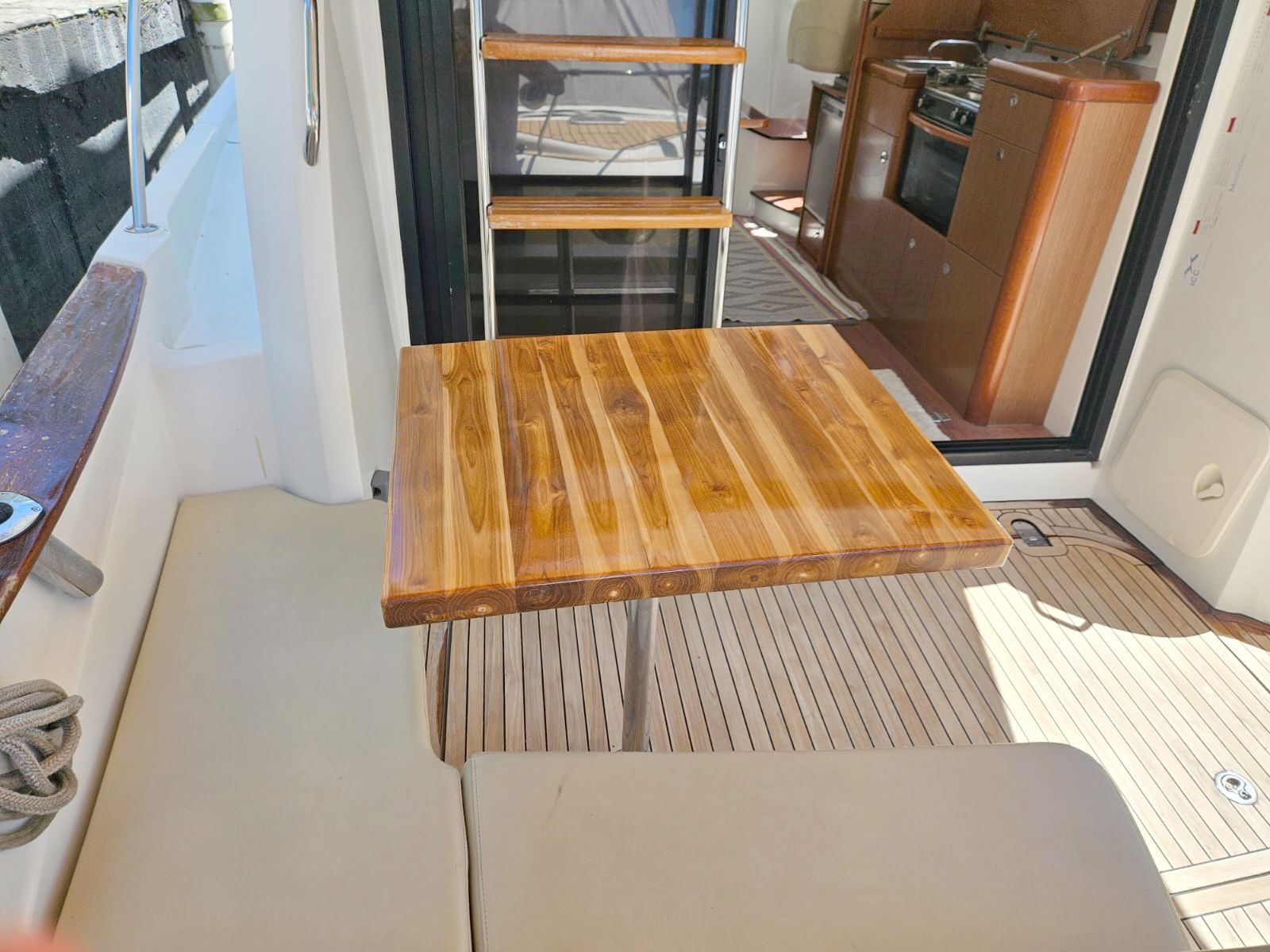 Beneteau Antares 30 2011 www.mareconsult.com.br (9)