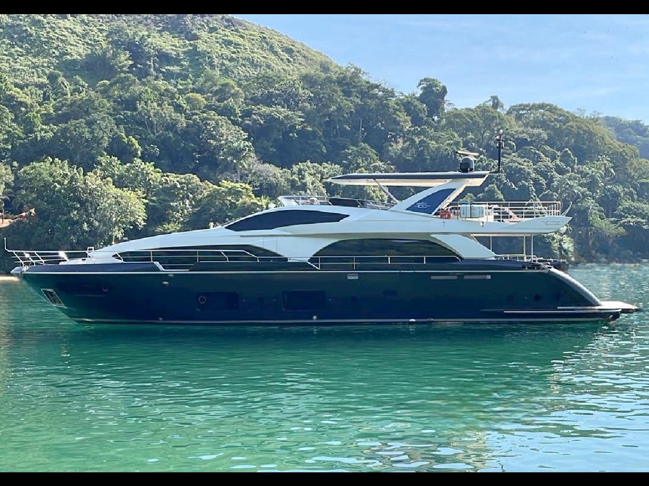 Azimut 100 F Grande www.mareconsult.com (1)