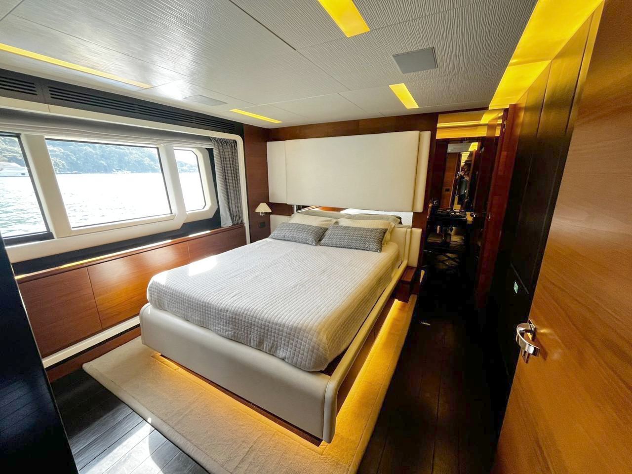Azimut 100 F Grande www.mareconsult.com (47)