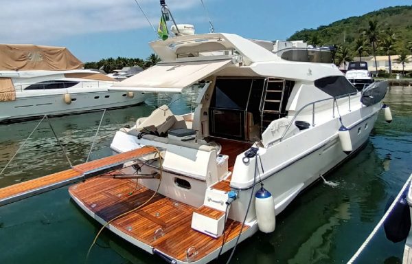 FERRETTI 43 2005