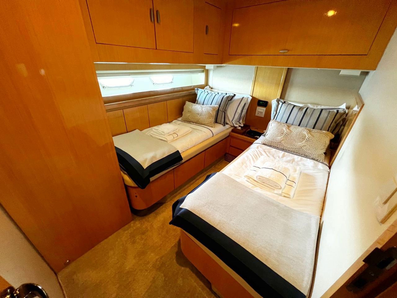 Ferretti 78 2008 www.mareconsult.com (19)