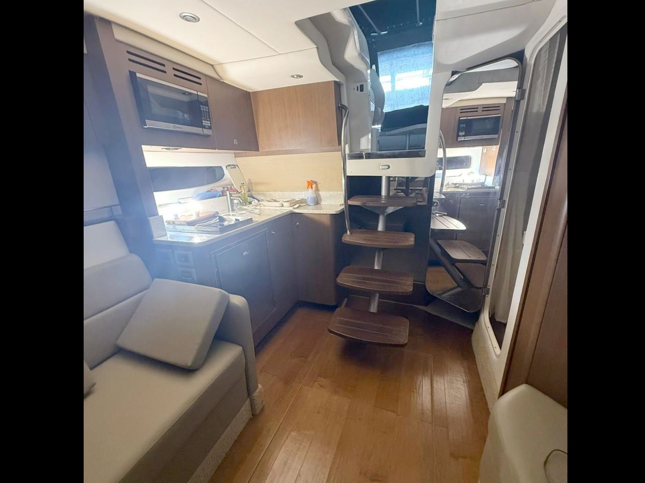 Sea Ry Sundancer 375 2017 www.mareconsult.com.br (8)